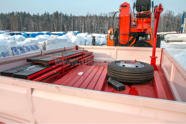 Бортовая площадка на гусаке