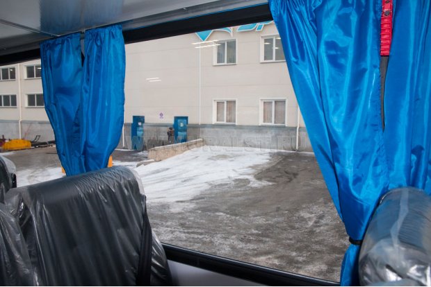 Окна вахтового автобуса