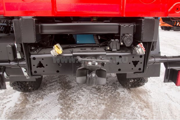 Заднее сцепное устройство