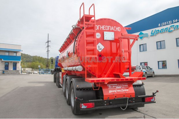 Лестница на площадку обслуживания цистерны