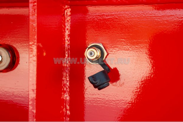 Штуцер подкачки колес