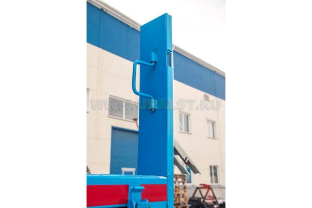 Ручка для удобного подъема на платформу