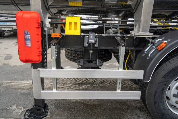 Боковая защита