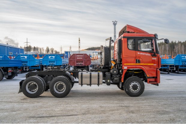 Седельный тягач УСТ 5453 SHACMAN (ШАКМАН) SX42586V385 (6х6) для эксплуатации с ППТ мод 8920, 9268