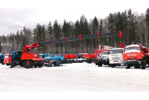 Бурильно-крановая машина столбовоз Камаз с КМУ и буром