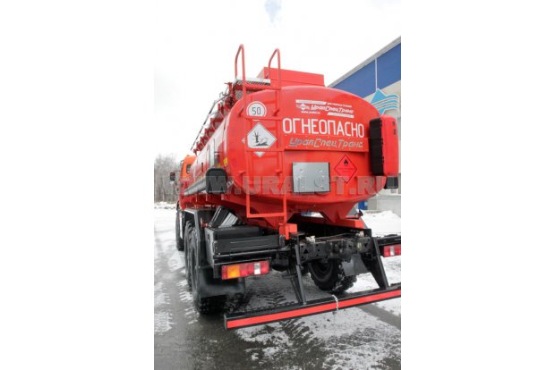 Лестница на площадку обслуживания цистерны