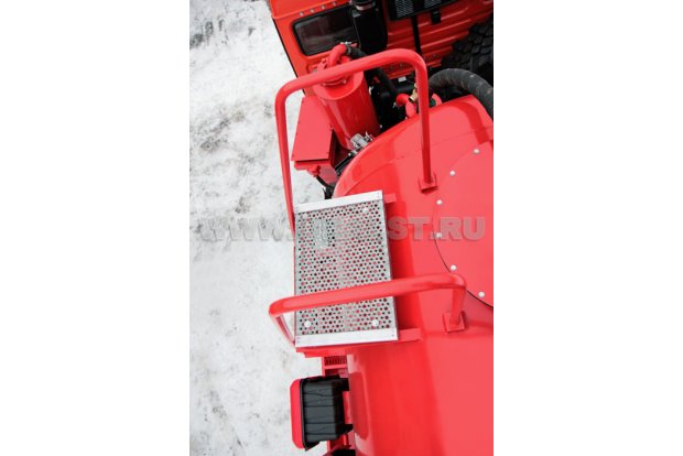 Площадка обслуживания заливной горловины