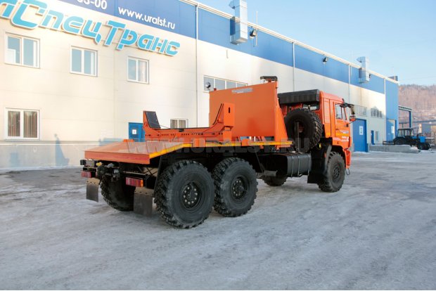 Трубоплетевозный тягач Камаз 43118-RF УСТ-5453