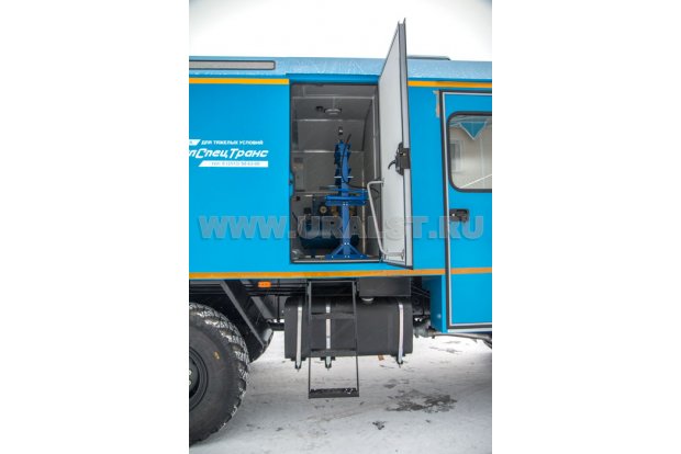 Вход в ремонтный отсек