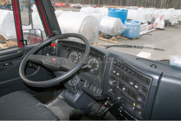 Приборная панель тягача Камаз 65221-43