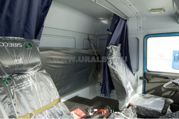 Спальное место в кабине водителя
