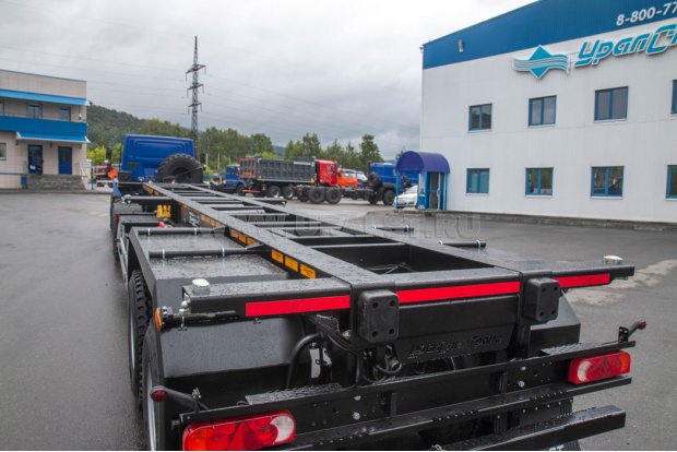 Грузовая платформа полуприцепа