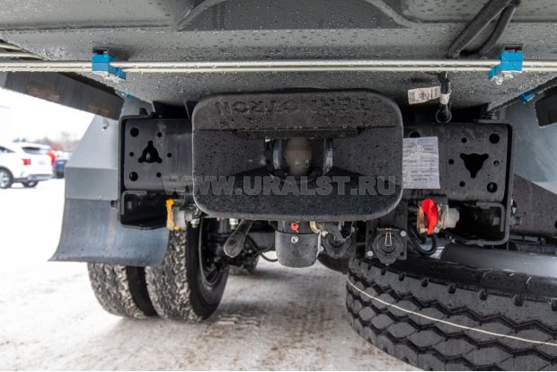 Заднее сцепное устройство