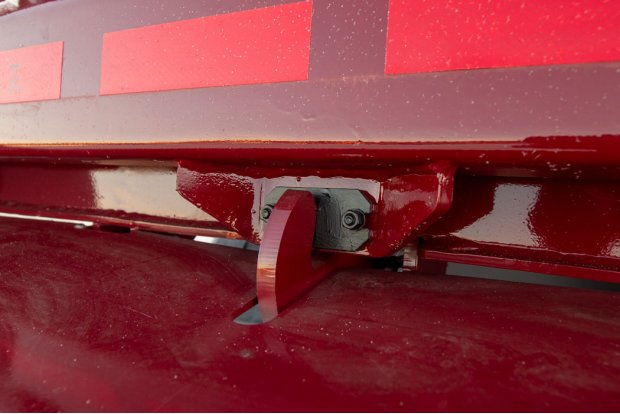 Запорный механизм заднего борта