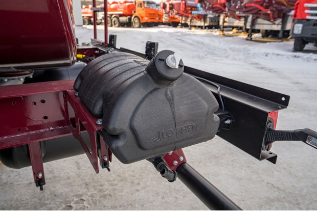 Бак для воды с краном и дозатором под жидкое мыло