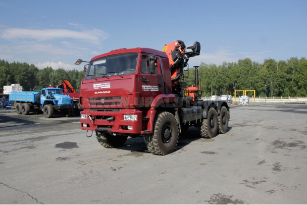 Седельный тягач Камаз 65221-43 с крано-манипуляторной установкой Palfinger PK-30002-K