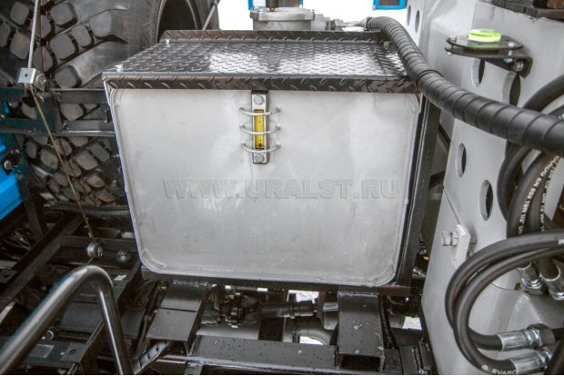 Бак гидросистемы КМУ