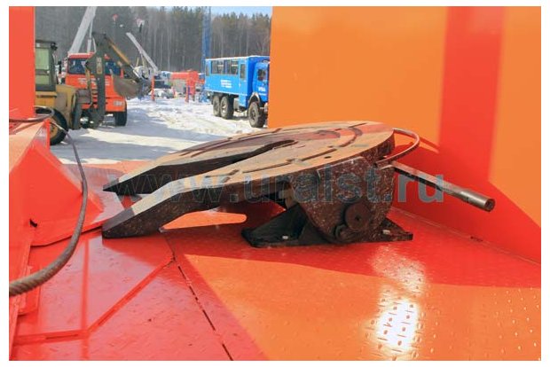 Крепление седельно-сцепного устройства на лесовозной площадке тягача Камаз с ГМ ОМТЛ-97