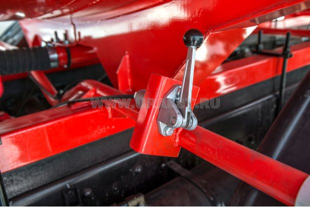 Рычаг управления донным клапаном