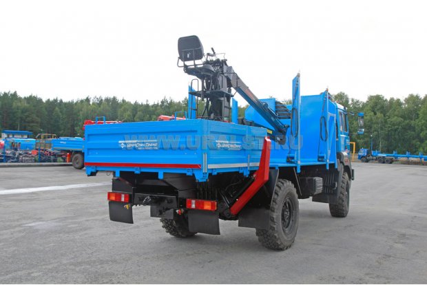 Сортиментовоз специальный Урал 43206-79ПН с гидроманипулятором FARMI Forest 4067