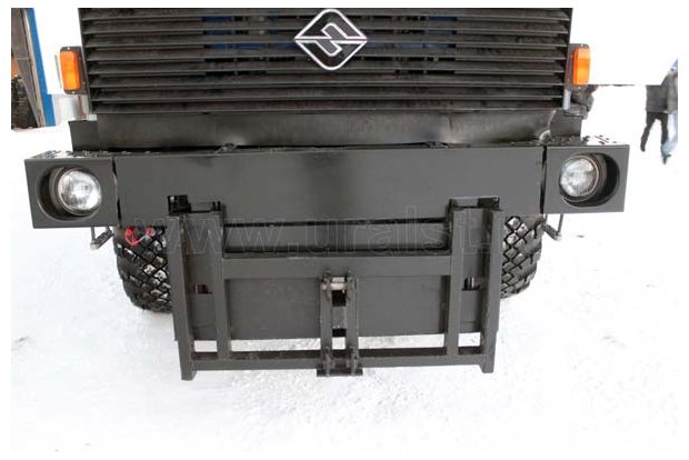 Крепление переднего отвала