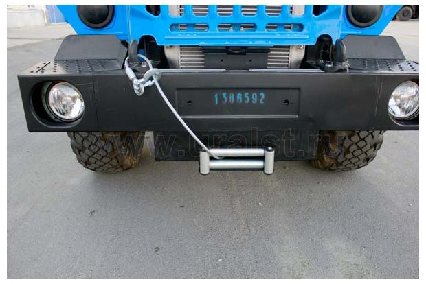 Передняя тяговая лебедка