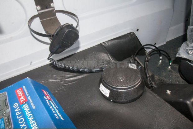 Переговорное устройство в кабине водителя