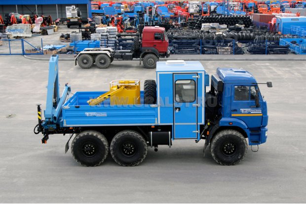 Грузопассажирский автомобиль Камаз 5350-42 с краном-манипулятором ИМ-55