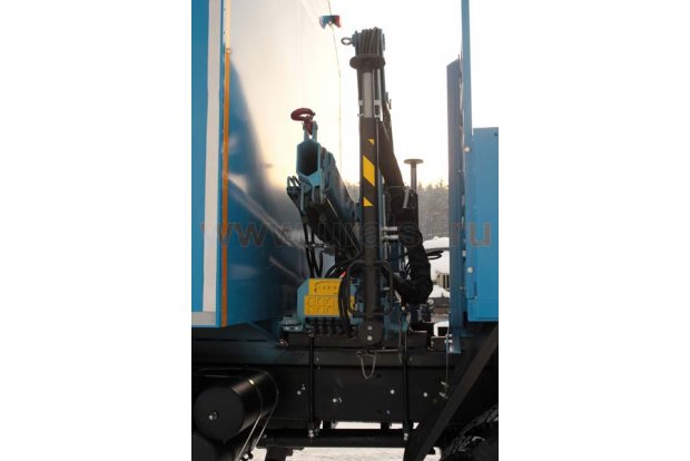 Фургон с манипулятором