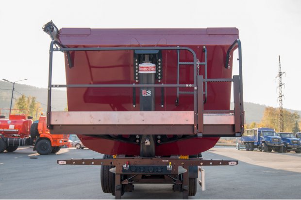 Площадка обслуживания с лестницей