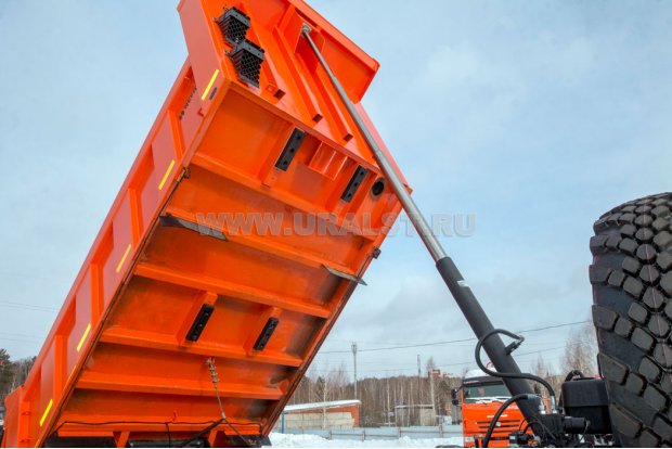 Гидроцилиндр подъема самосвальной платформы