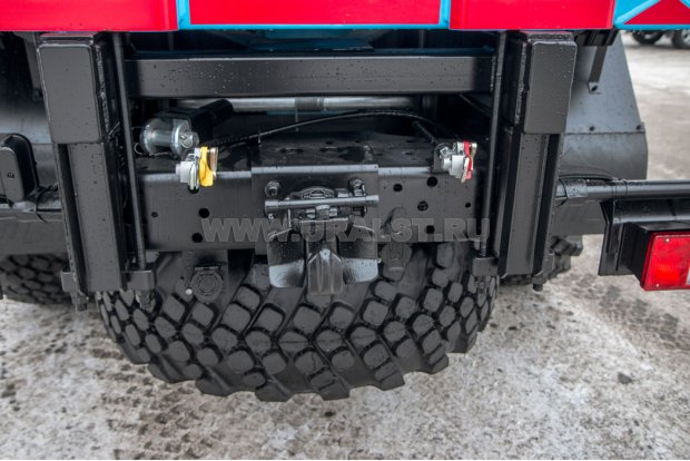 Заднее сцепное устройство