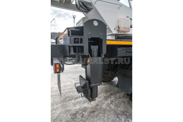 Опоры автокрана КС-45721