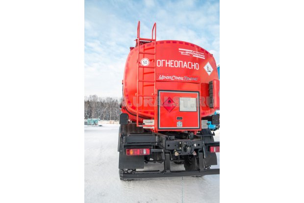 Лестница на площадку обслуживания цистерны