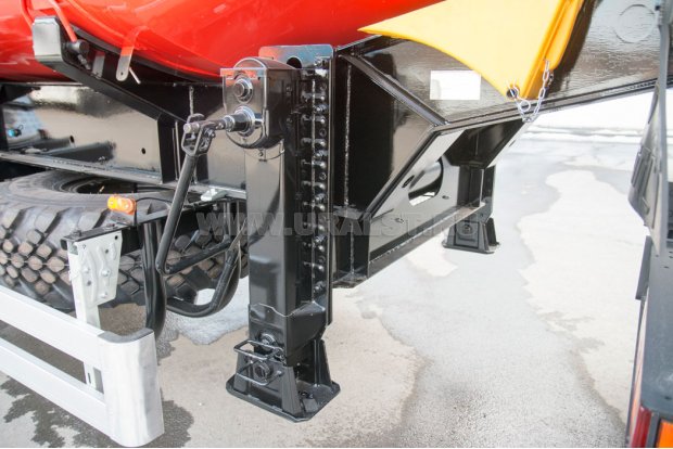 Опорное устройство полуприцепа