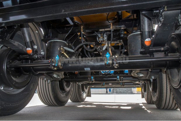 Пневматическа подвеска полуприцепа кислотовоза