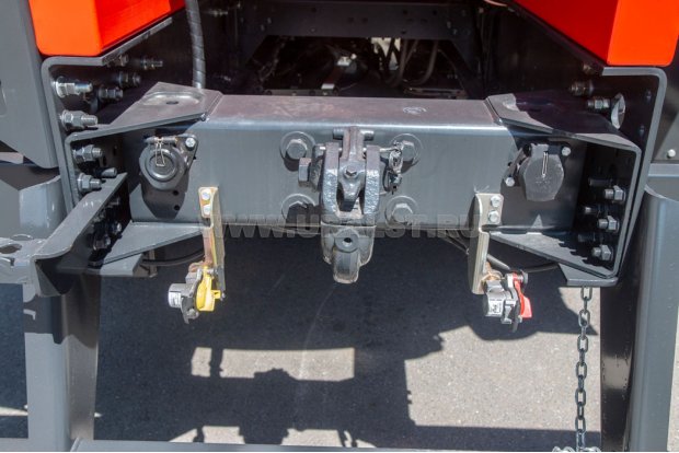 Заднее сцепное устройство