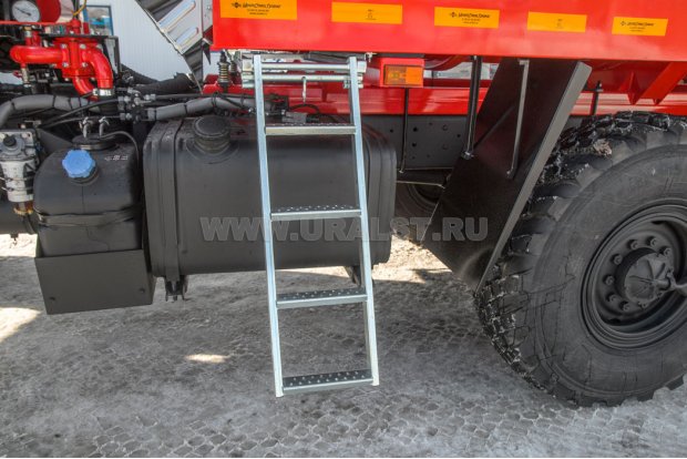 Лестница выдвижная