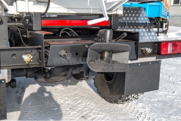 Заднее сцепное устройство