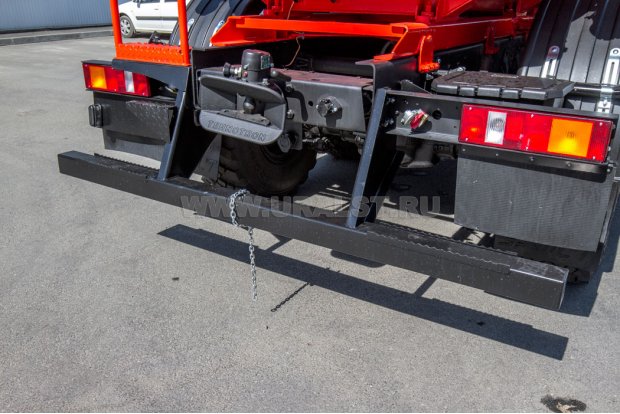 Задний противоподкатный брус