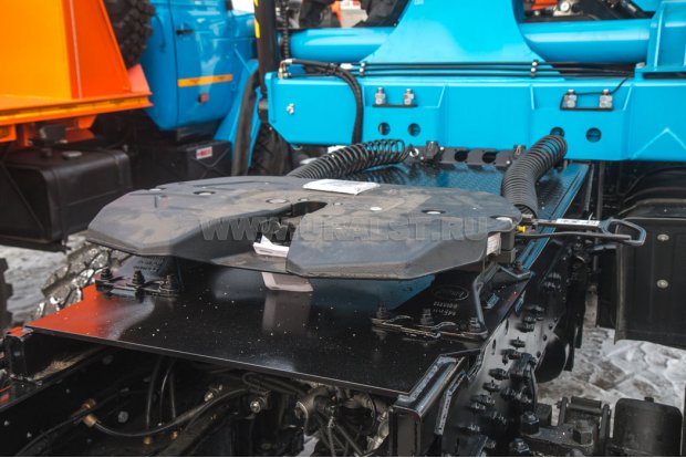 Седельно-сцепное устройство