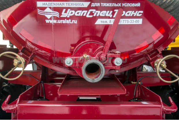 Приемный лючок