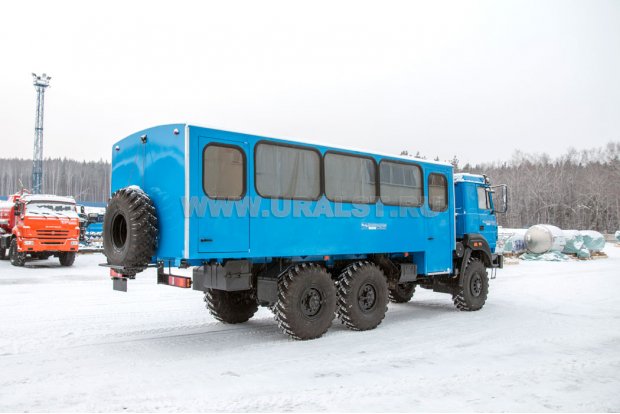Автобус грузопассажирский с закрытым грузовым отсеком Урал 3255-3013-79М-22