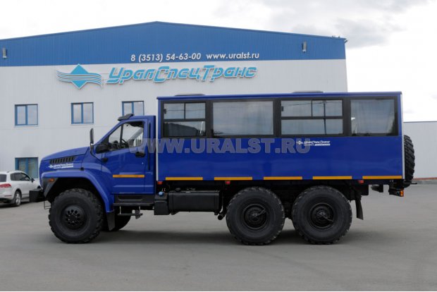 Вахтовый автобус Урал-NEXT