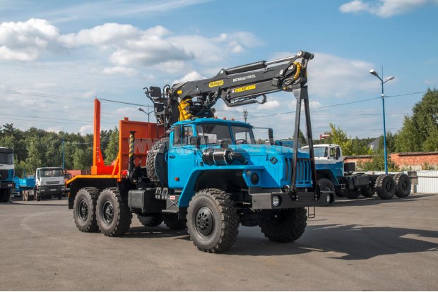 Лесовоз с манипулятором VM10L74 УСТ 5453 Урал М 5557-72Е5