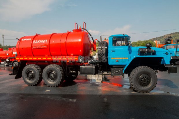 Автоцистерна вакуумная МВ-10 КО УСТ 5453 Урал 4320-72Е5, наружн. шп 
