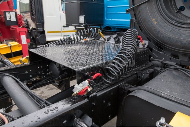 Площадка обслуживания, пневмо и электро выводы