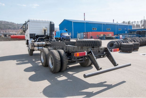 Шасси SHACMAN SX32586V385 6х6, база 4575мм