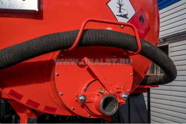 Заборный/сливной узел емкости