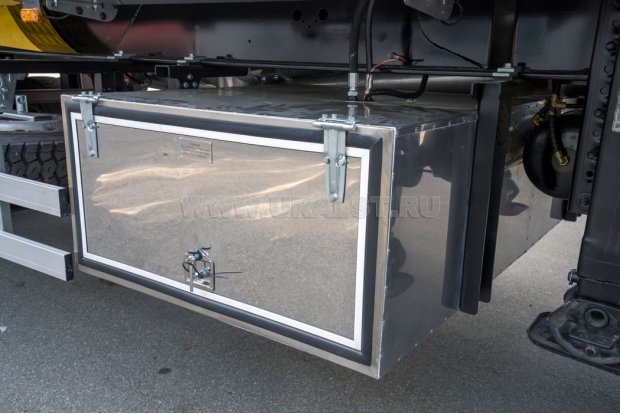 Технологический ящик с насосным оборудованием